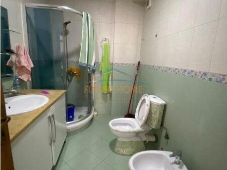 Shitet, Apartament 2+1+1, Ali Demi, Tiranë.