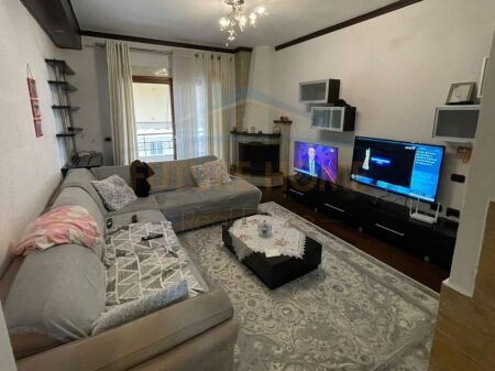 Shitet, Apartament 2+1+2, Kodra e Diellit, Tiranë.