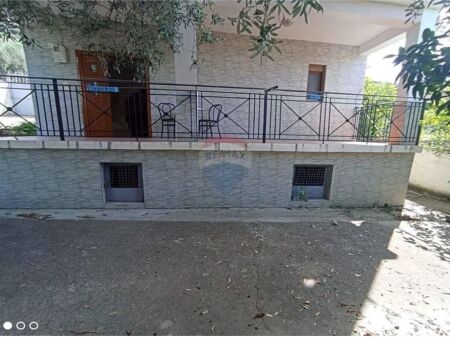 Casa a 2 piani in vendita, Acqua Fredda