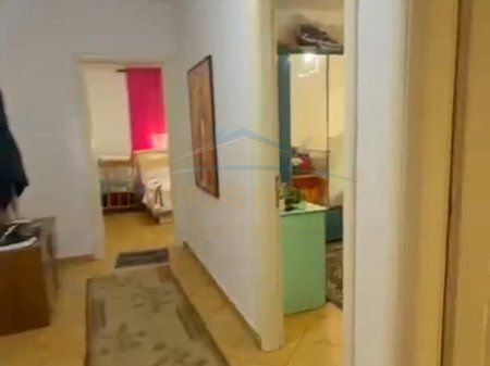 Shitet, Apartament 3+1, Fresku, Tiranë.