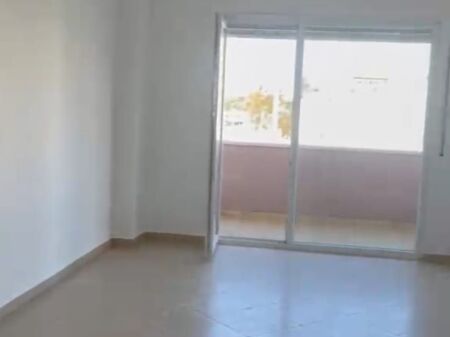 Vendesi in vendita 2+1 a Fresk in Via Ramazan Gaxheri