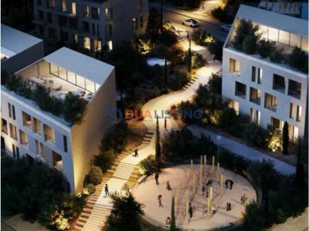 Shitet Apartament 2+1+ post parkimi ne Sun Palase, Dhermi.