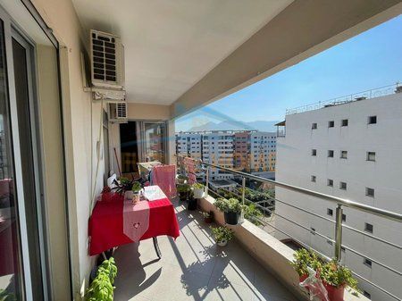 Shitet, Apartament 2+1, Unaza e Re, Tiranë.