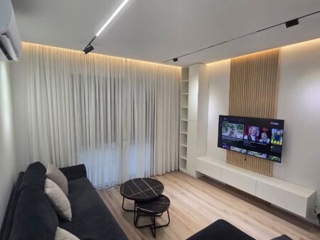 Apartament per shitje 2+1+2 + garderobe Porcelan
