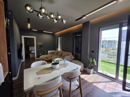 Penthouse 2+1 in affitto, presso l'ex mercato elettrico
