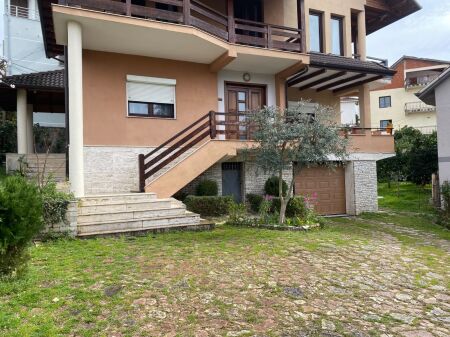 Apartment 3+1+ for rent Elbasan Street