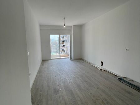  SHITET APARTAMENT 2+1 – KOMPLEKSI AURA, RRUGA DRITAN HOXHA