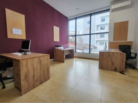 Ufficio in Affitto a Myslym Shyri