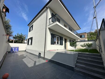 VILLA IN VENDITA • Recentemente ristrutturata Cezmja ferres