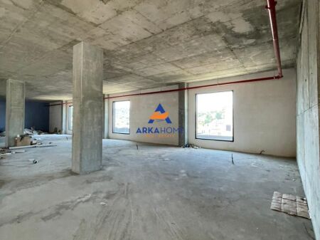 LOCALE COMMERCIALE / UFFICIO IN AFFITTO 830M2 "TEK TEG" 16000 EURO
