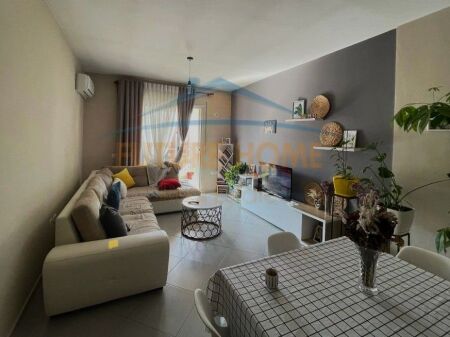 Shitet, Apartament 2+1, Unaza e Re, Tiranë.