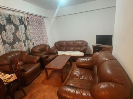 Jepet me qera Apartamenti 2+1 , rruga Irfan Tomini prane Karburant Kastrati 600 mije leke