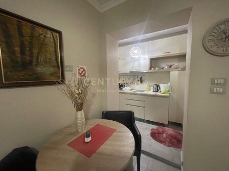 Appartamento 1+1 in affitto nel cuore di Tirana – Myslym Shyri