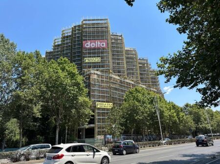 Shitet Apartament 2+1 – Colonnade Residence, Rruga Dritan Hoxha! 
