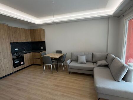Affittasi 2+1, Astir