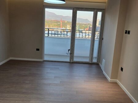 UFFICIO IN AFFITTO 104 M2 COMUNE DI PARIGI 70.000 LEKE FH-70470