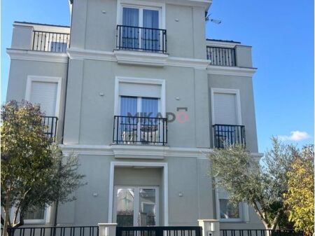 Villa su 3 piani in affitto vicino a Tegu, Mjull Bathore!