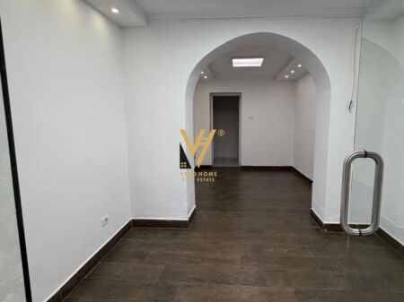 UFFICIO 45 M2 IN AFFITTO IN PIAZZA WILLSON 70.000 LEKE