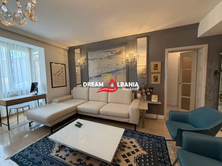 Affittasi super appartamento 3+1+2 in via Durresit vicino all'Ambasciata Polacca (ID 4239092)
