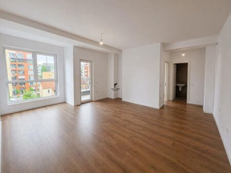UFFICIO IN AFFITTO 70M2 21 DICEMBRE 50.000 LEKE FH-70591