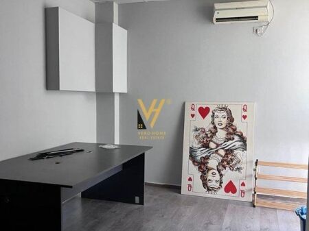UFFICIO 200 M2 IN AFFITTO A BLLOK 200.000 LEKE