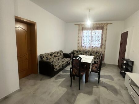Qira 2+1 +parking : Allias : Cmimi 370 mije lek ne muaj