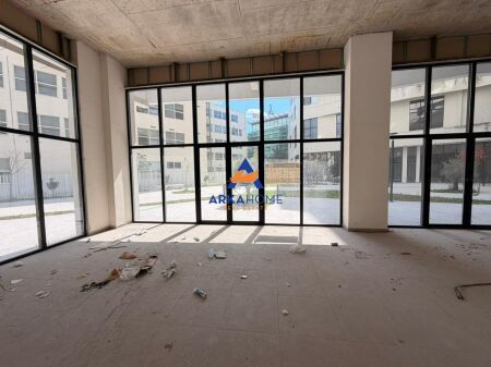 LOCALE COMMERCIALE IN AFFITTO 160M2 "VASIL SHANTO" 3000 EURO