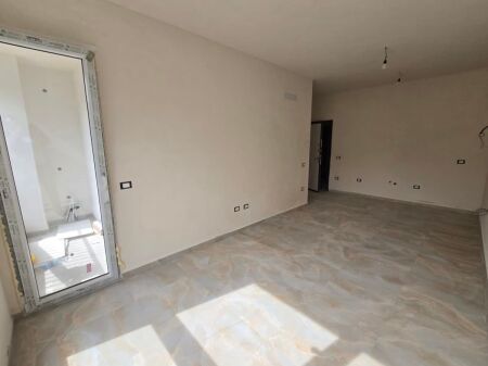 2+1/Shitje Ali Demi ,Fusha 190 000€