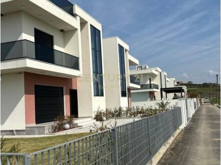 ESCLUSIVO! VILLA INDIVIDUALE CON PISCINA IN VENDITA NEL GOLFO DI LALZI! 340.000€