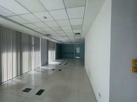 AMBIENTE UFFICIO 850M2 IN AFFITTO PRESSO VIA KAVAJES