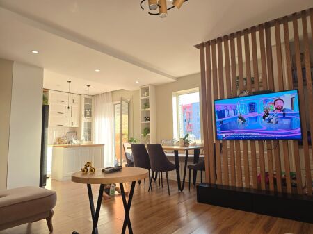Shitet apartament 2+1+2+2 Poste parkimi Rezidenca Sima-com