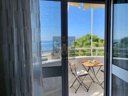  APPARTAMENTO 1+1 IN VENDITA CON VISTA MARE ROCCIA DI KAVAJË PRIMA FILA SUL MARE