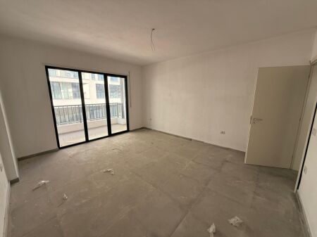  VENDESI Appartamento 2+1 con 2 bagni e balcone  Via "Durresit"  Nuova costruzione
