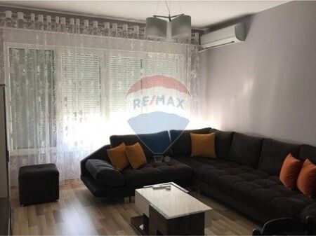 Jepet me qira apartament 2+1 te Liqeni i Thatë