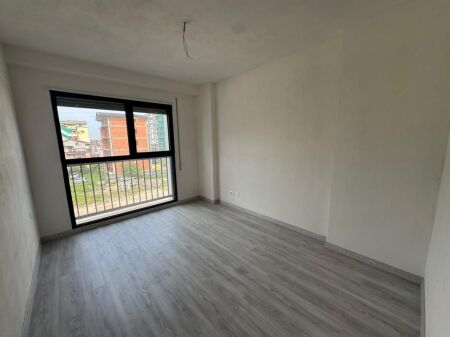  Jepet me qira apartament 1+1 – Jordan Misja  350€/muaj