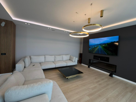 LUXURY DUPLEX FOR RENT – Square 21
