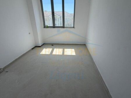 Shitet, Apartament 1+1, Kinostudio, Tiranë