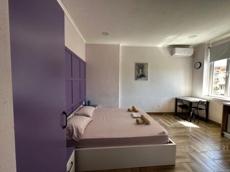 2 studios for sale near Dinamo Stadium