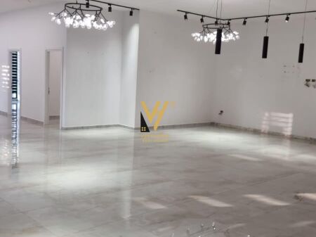 LOCALE COMMERCIALE IN AFFITTO 230 M2 FARMACIA 10 – 3.500 EURO
