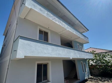 Villa su tre piani in vendita nel nuovo Sauk, 417m2 di costruzione, 300m2 di terreno