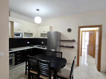 Apartament 2+1 për qira Yzberisht!