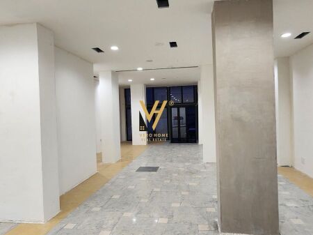 LOCALE COMMERCIALE 150 M2 IN AFFITTO IN VIA KAVAJA 1.500 EURO