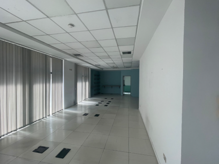LOCALE COMMERCIALE IN AFFITTO – Di fronte a Delijorgji