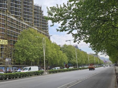  Shitet Apartament 2+1 – Zogu i Zi (Colonnade)