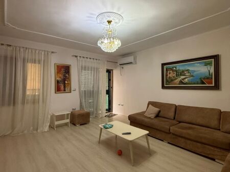 Jepet apartament me qira 2+1 ne Myslym Shyr 