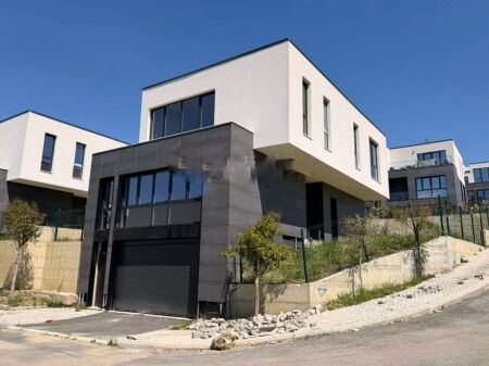 WE SELL A VILLA IN ONE OF THE RESIDENCES IN THE FARKA AREA! 650,000 €