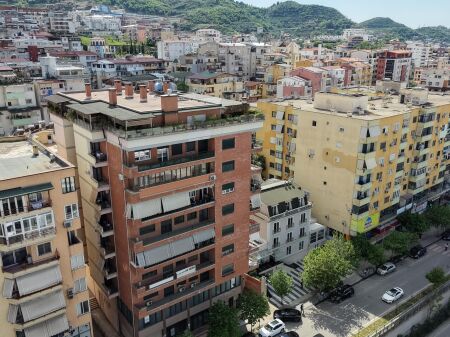 Apartament 2+1 per shitje tek mbikalimi kristalit