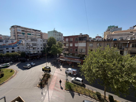 LOCALE IN AFFITTO PER UFFICI – Piazza Wilson