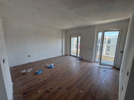 Vendesi Appartamento 1+1 Univers City
