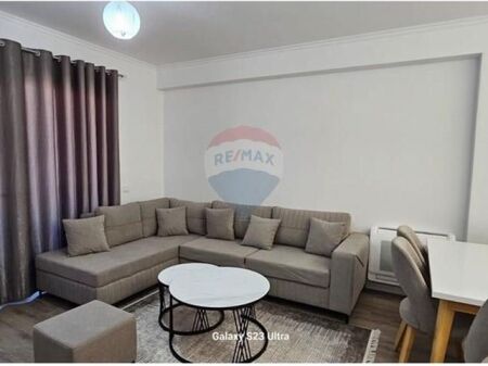Apartament me qira në Oasis Residence,